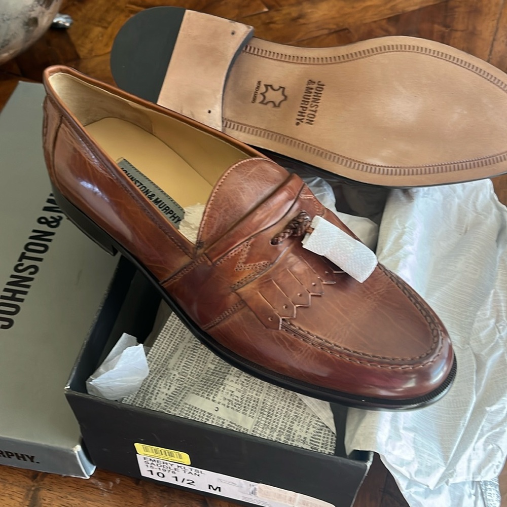 New Mens Johnston & Murphy 10 1/2 Medium Saddle Tan Emery Kiltie Tassel Shoe